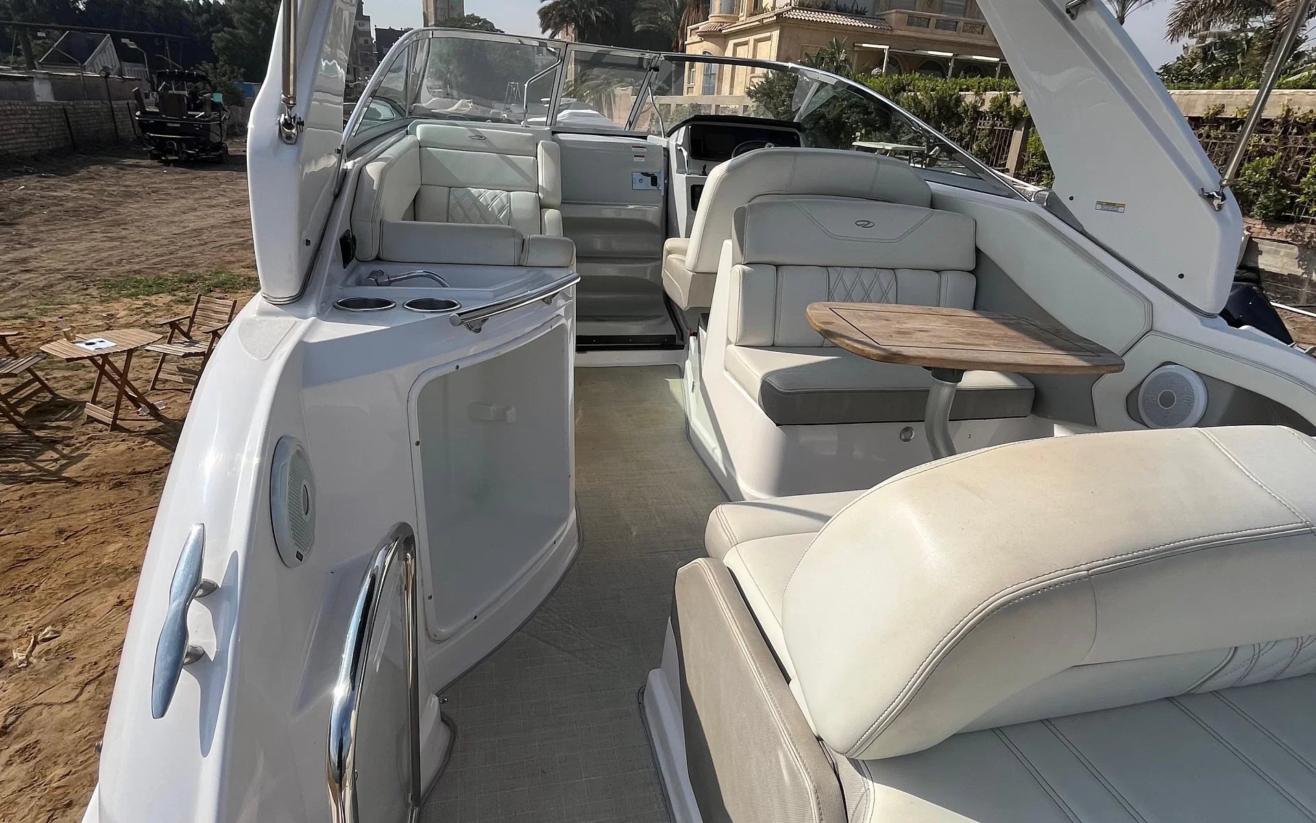 Regal Express Cruiser 28