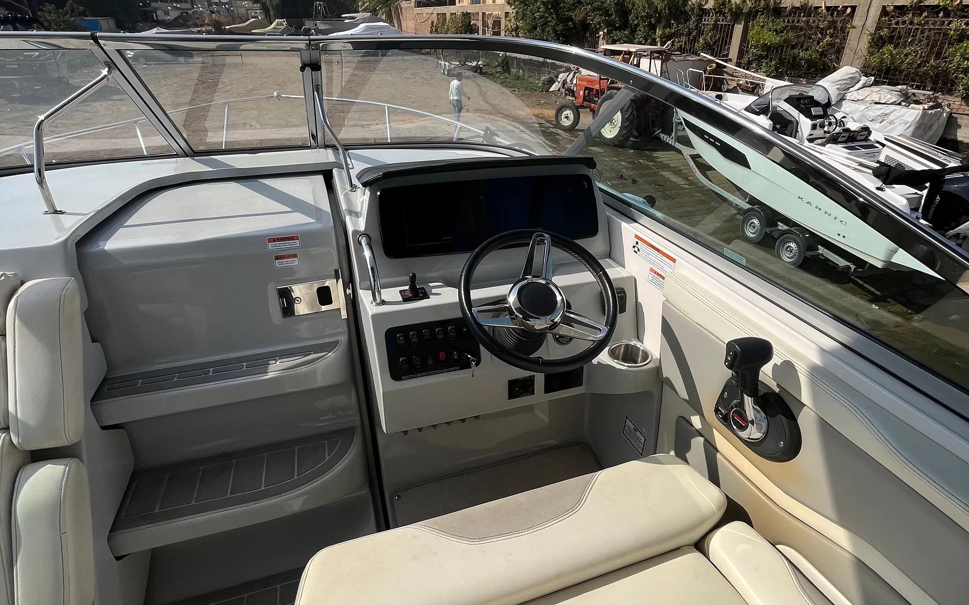 Regal Express Cruiser 28