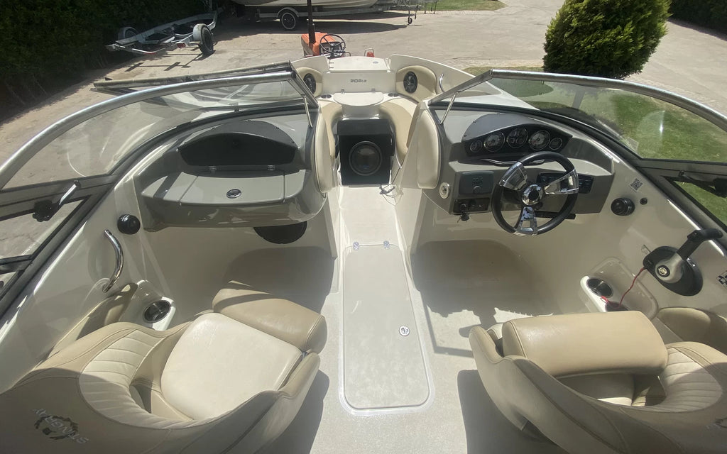 Stingray Open Bow 208 LR