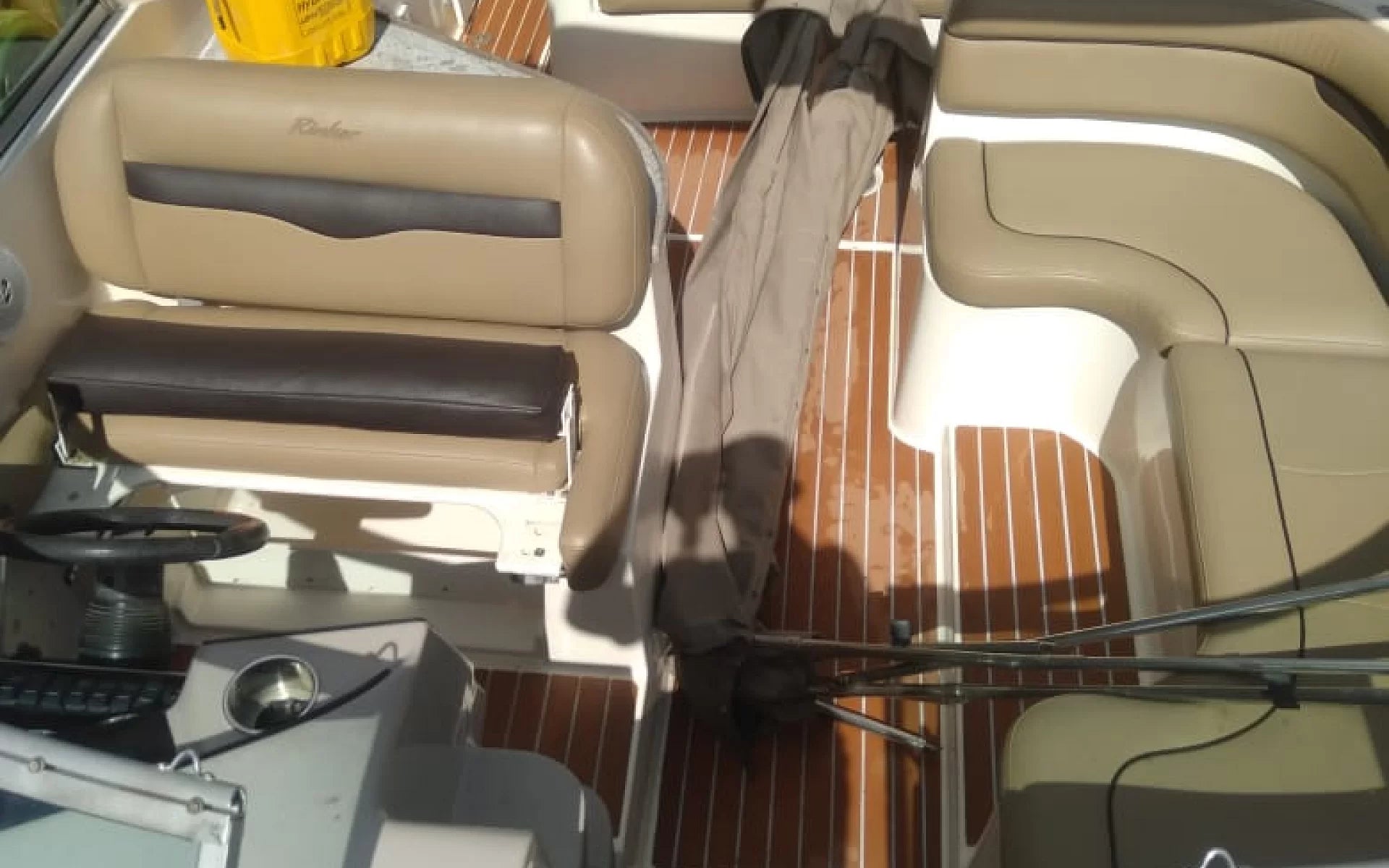 Rinker 312 Fiesta