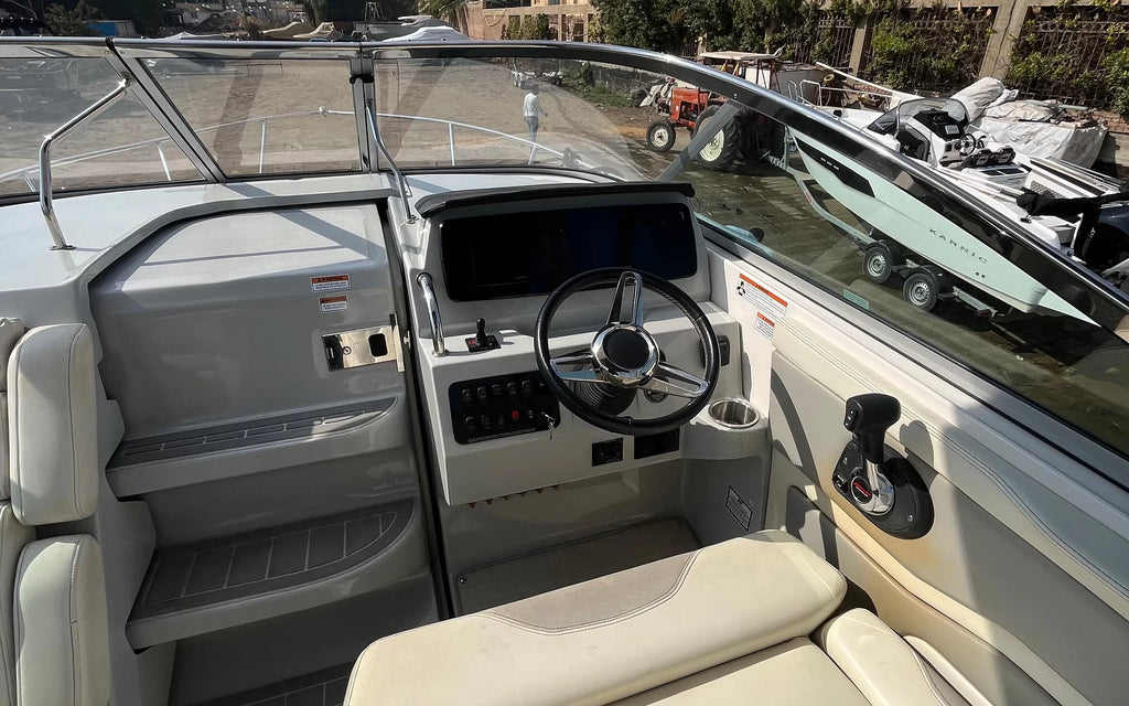 Regal Express Cruiser 28
