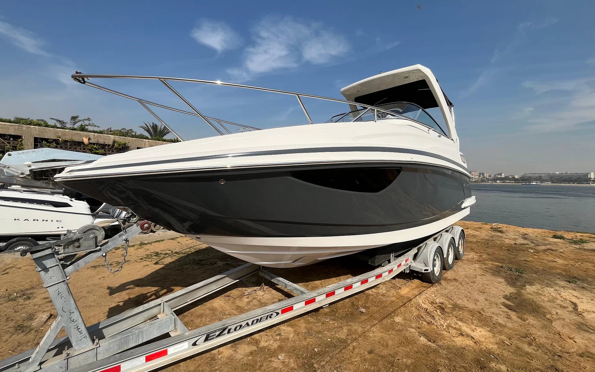 Regal Express Cruiser 28