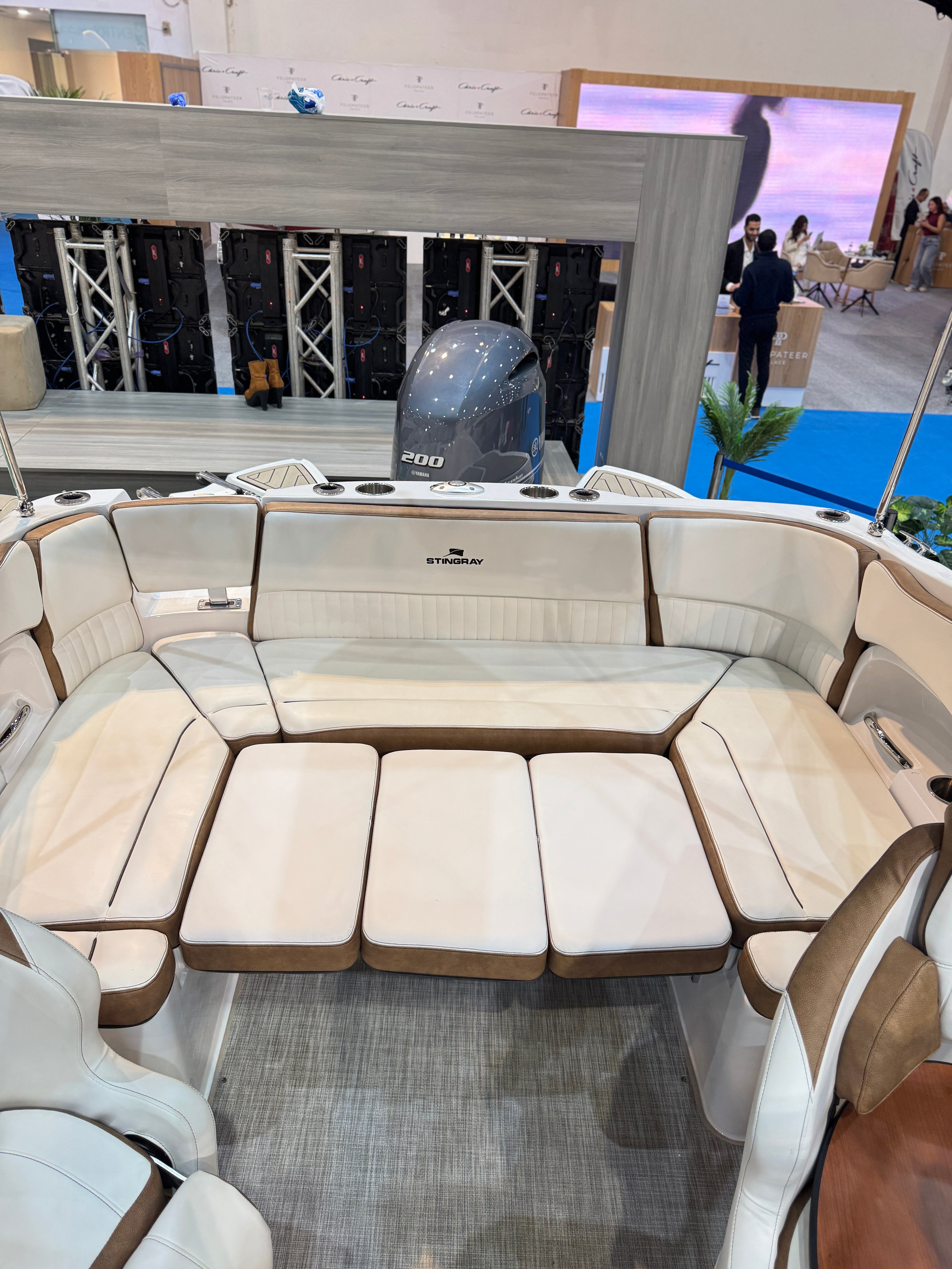 Stingray 211DC