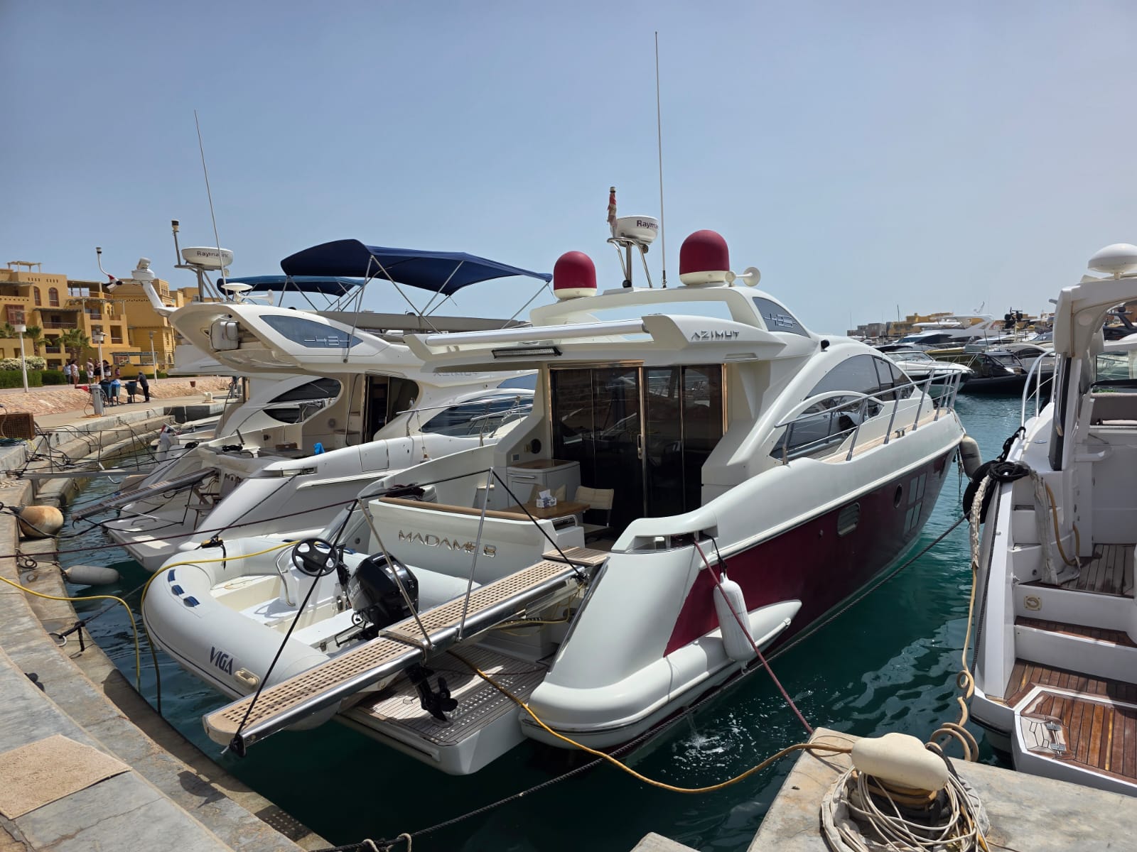 Azimut 43S