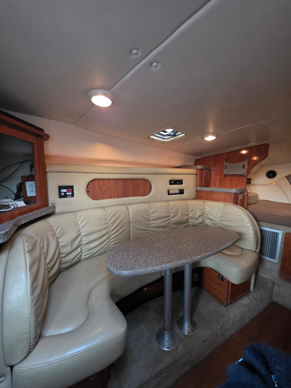 Rinker 312 Fiesta