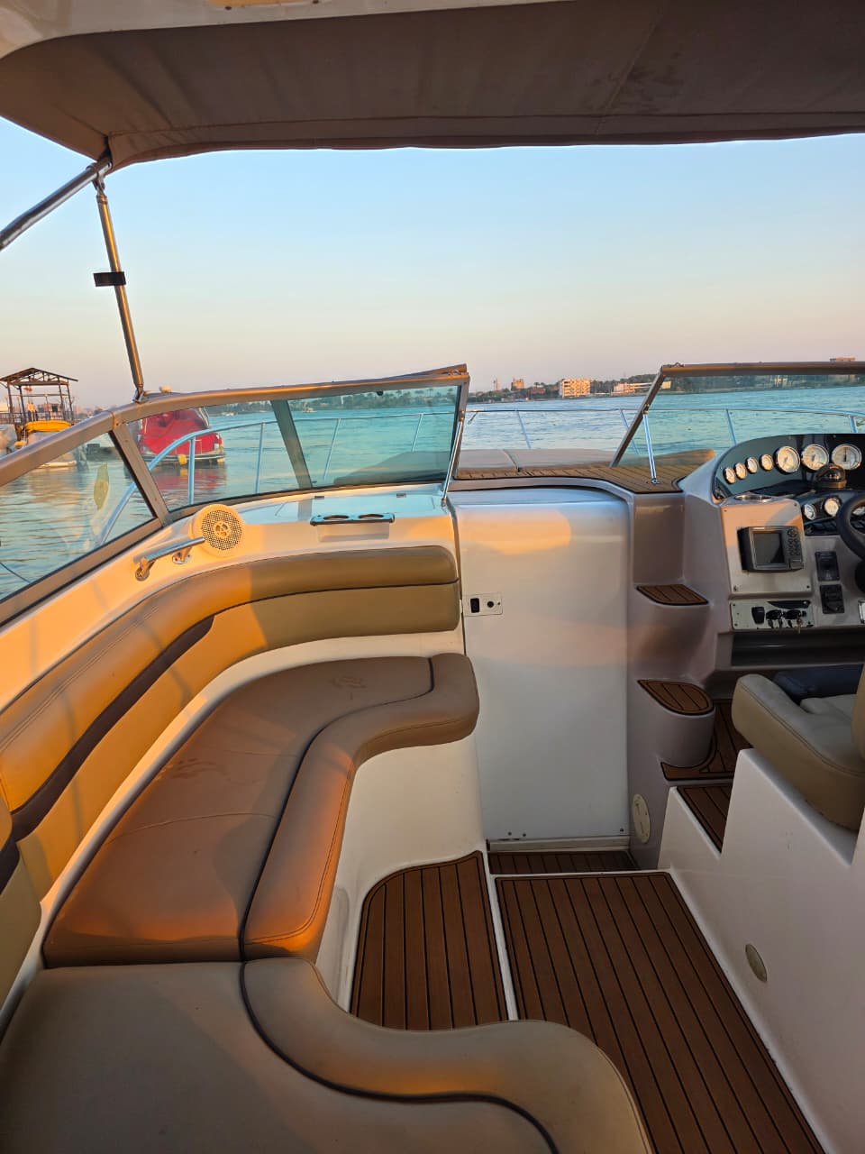 Rinker 312 Fiesta
