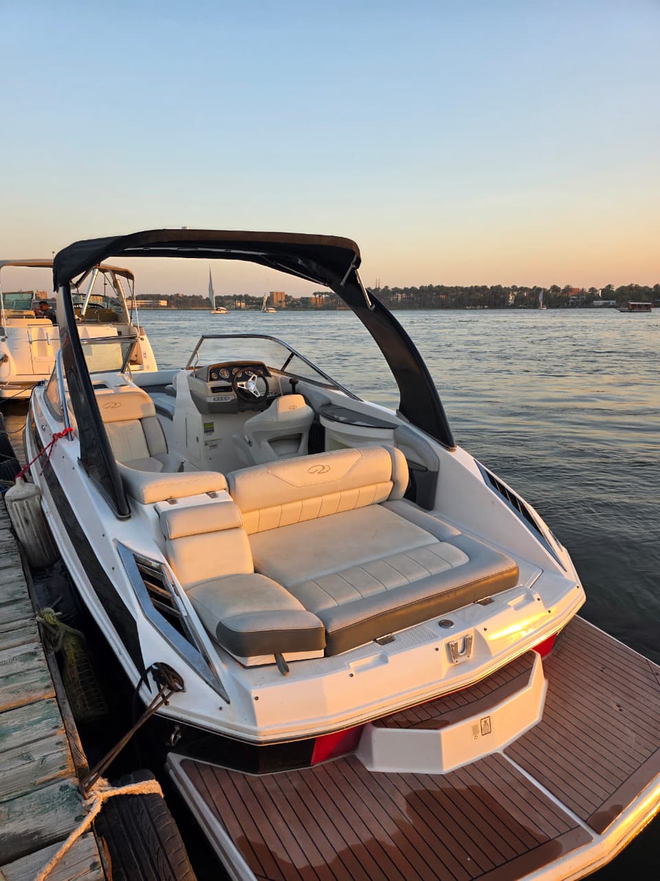 Regal 24 FasDeck