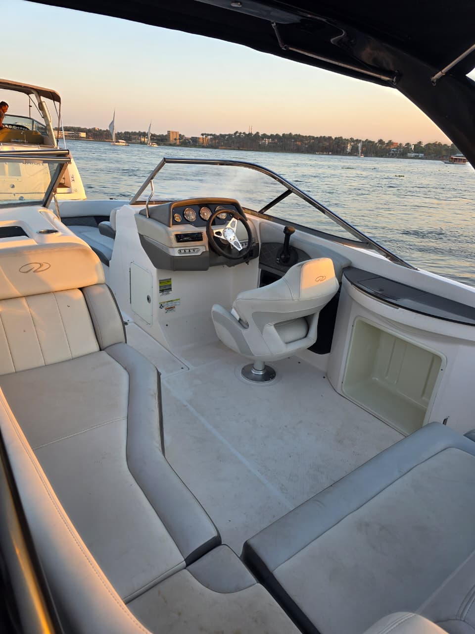 Regal 24 FasDeck