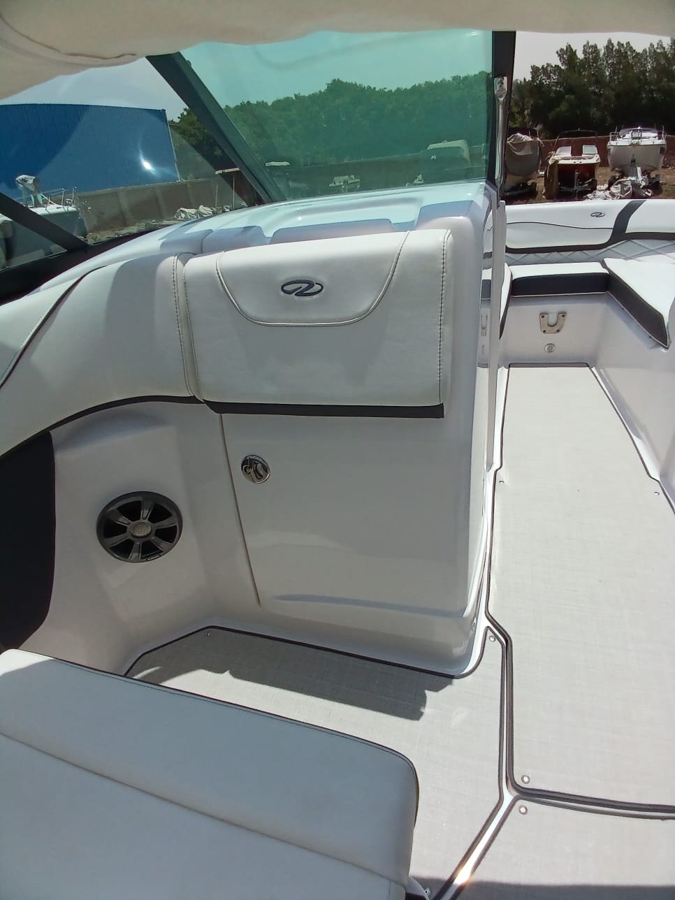 Regal 22 FasDeck