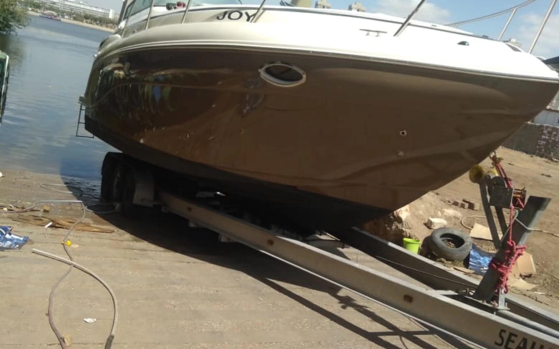 Rinker 312 Fiesta