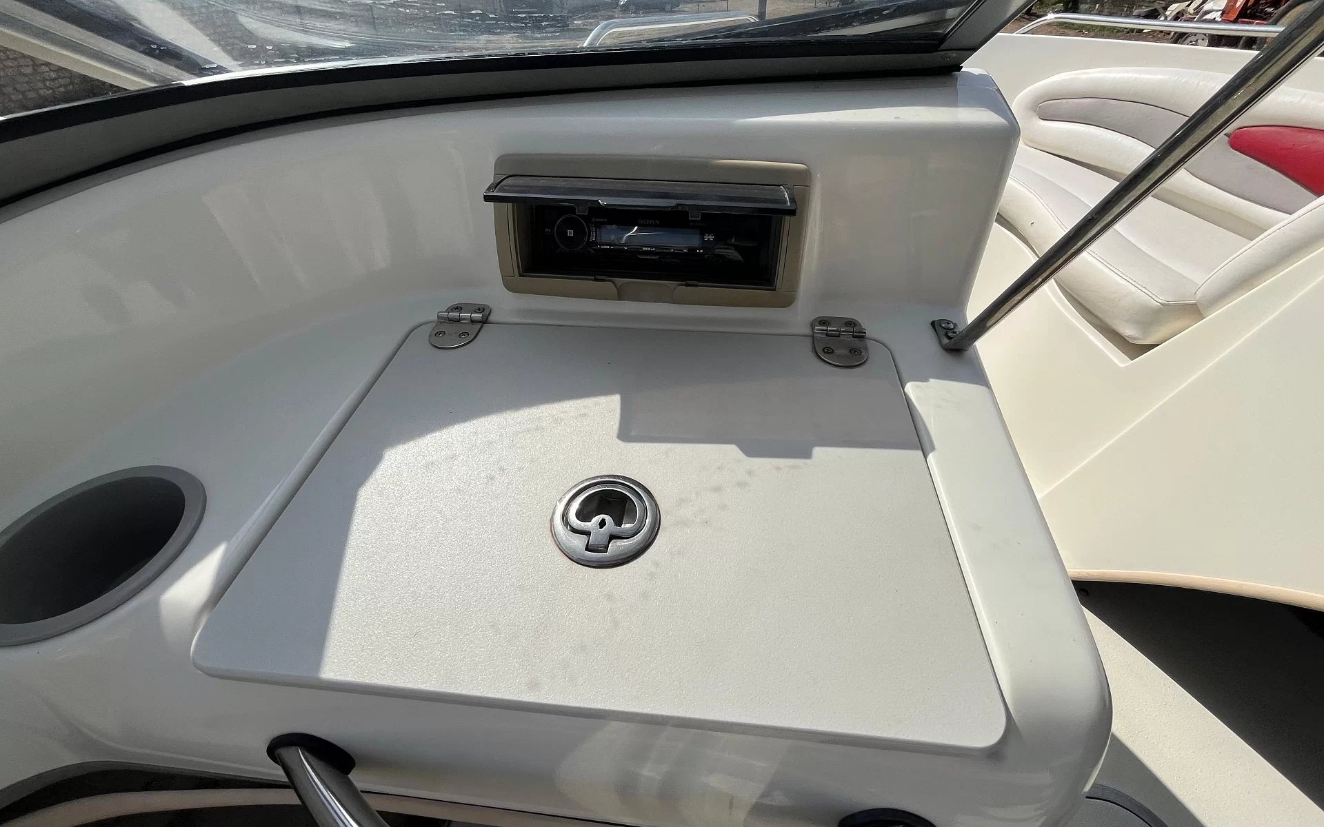 Stingray 205
