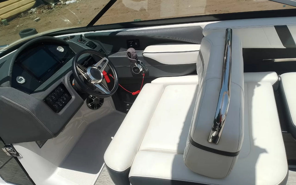 Regal Bowrider 2800