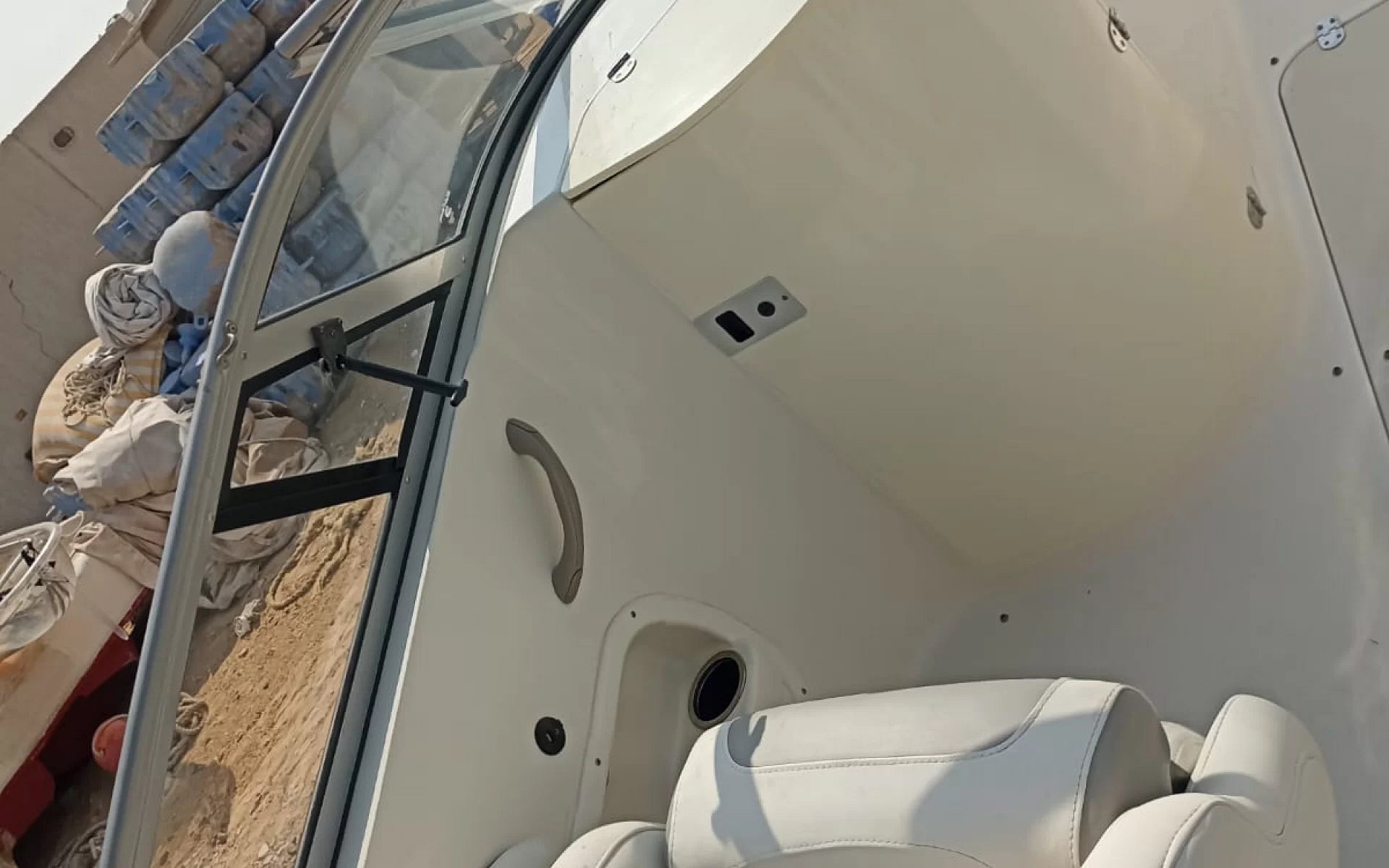 Stingray 235LR MY 2012