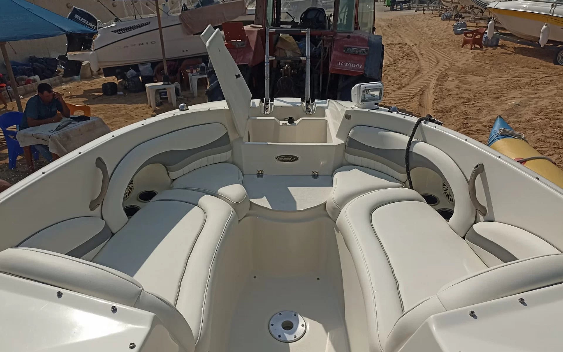 Stingray 235LR MY 2012