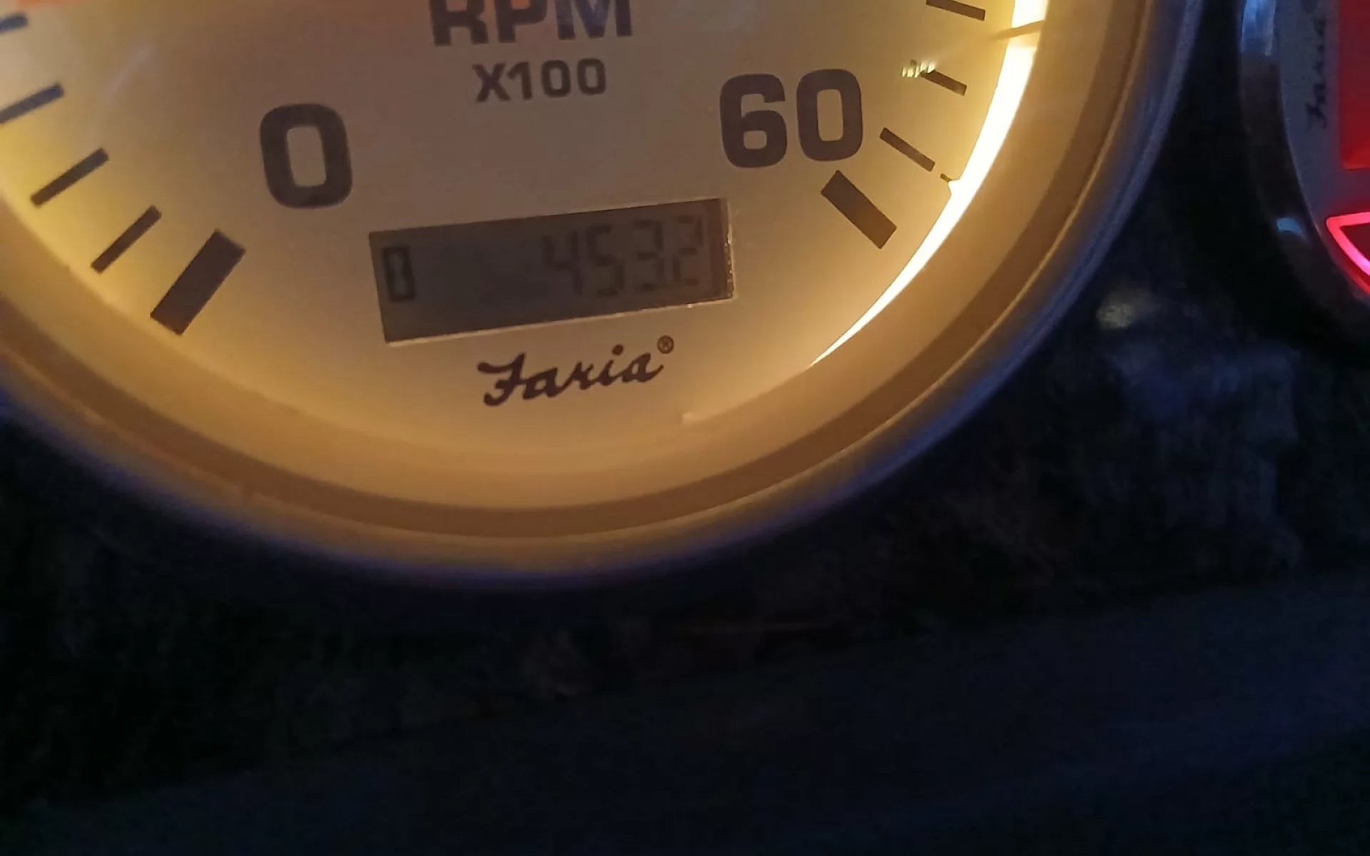 Stingray 235LR MY 2012